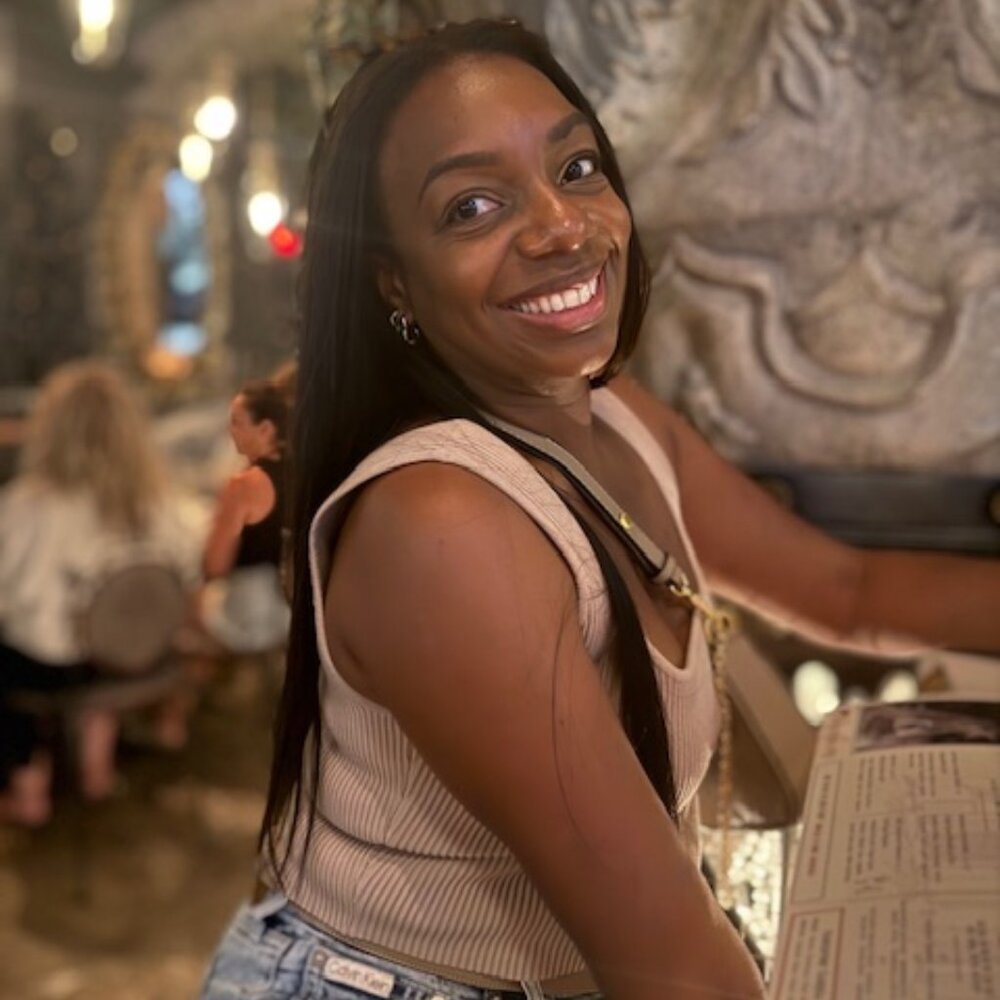 Meet your Posher, Whitney!